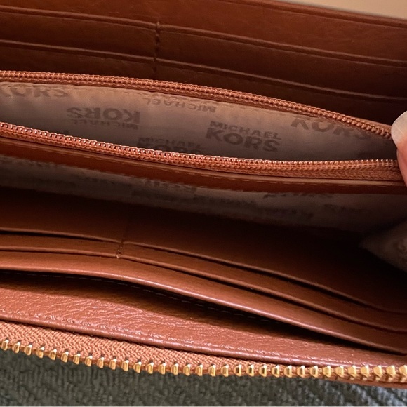 Sold Michael Kors Jet Set Pebble Leather Zip Around  Wallet  Color-Luggage Brown - Picture 4 of 9